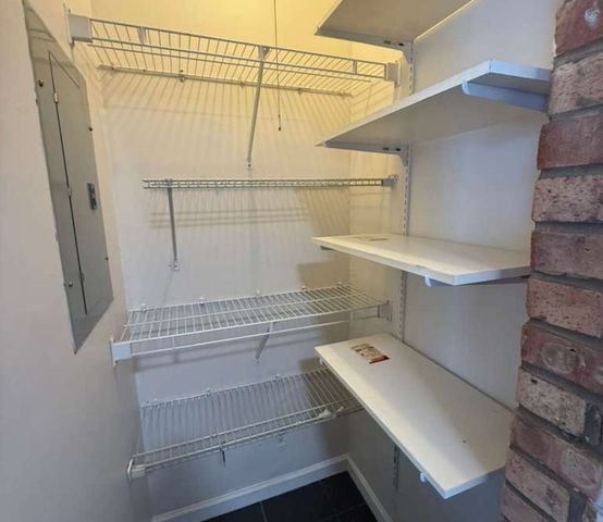 5900 FOREST VIEW Road 1A, Lisle, IL 60532