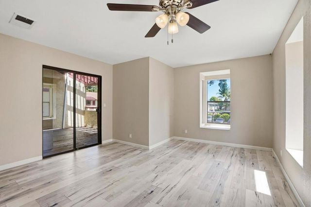 1391 Monument Boulevard 10, Concord, CA 94520