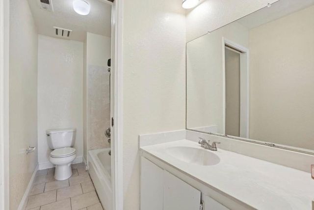 1391 Monument Boulevard 10, Concord, CA 94520