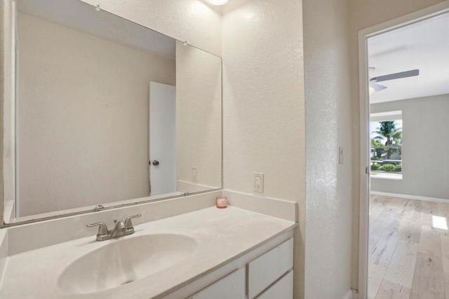 1391 Monument Boulevard 10, Concord, CA 94520