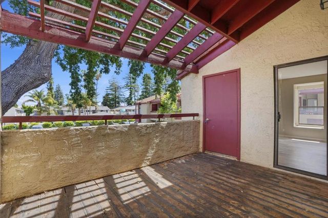 1391 Monument Boulevard 10, Concord, CA 94520