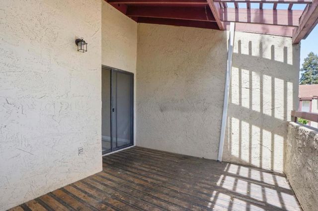 1391 Monument Boulevard 10, Concord, CA 94520