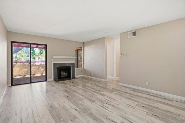 1391 Monument Boulevard 10, Concord, CA 94520