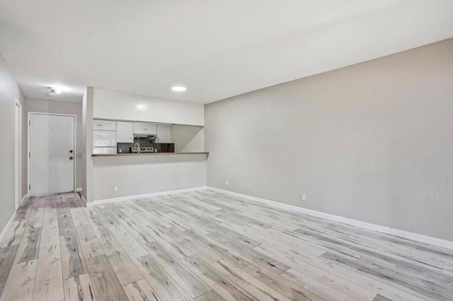 1391 Monument Boulevard 10, Concord, CA 94520