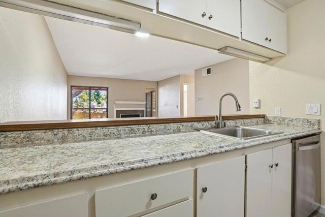 1391 Monument Boulevard 10, Concord, CA 94520