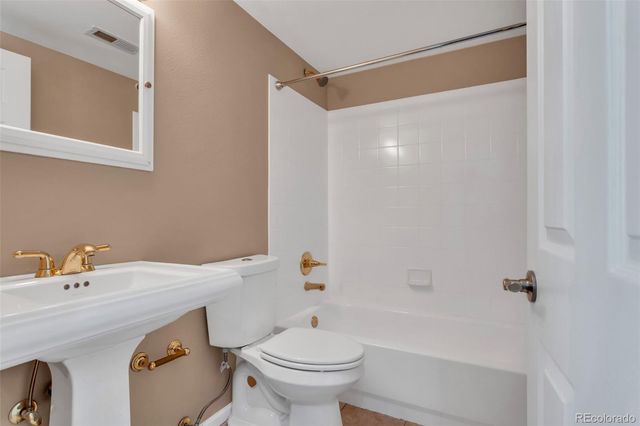 6096 S Shawnee Street, Aurora, CO 80015