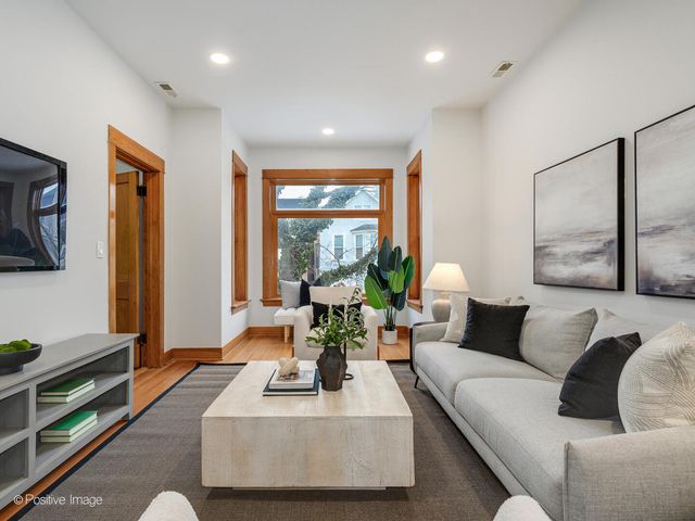 1415 W George Street 2, Chicago, IL 60657