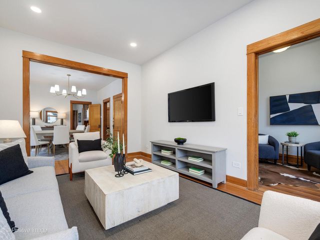 1415 W George Street 2, Chicago, IL 60657