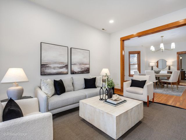 1415 W George Street 2, Chicago, IL 60657