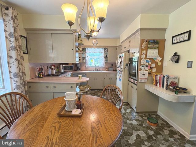 323 W FRANKLIN AVE, Collingswood, NJ 08107