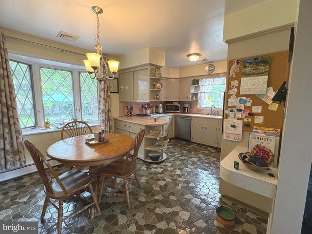 323 W FRANKLIN AVE, Collingswood, NJ 08107