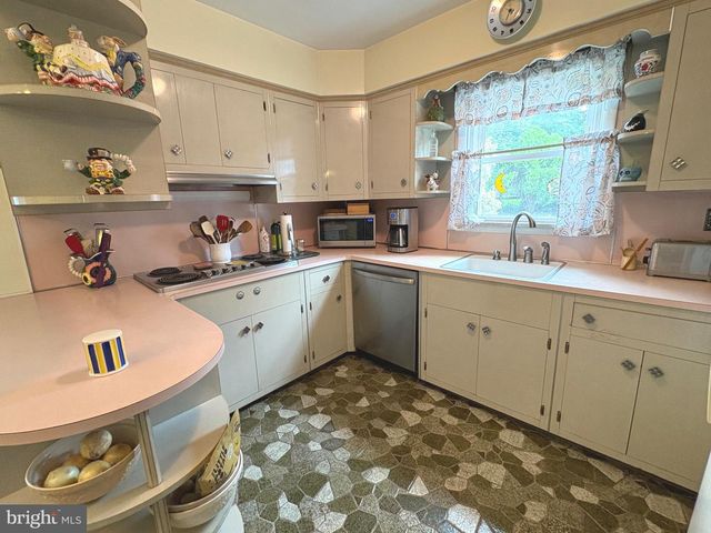 323 W FRANKLIN AVE, Collingswood, NJ 08107