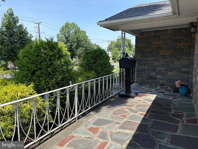 323 W FRANKLIN AVE, Collingswood, NJ 08107