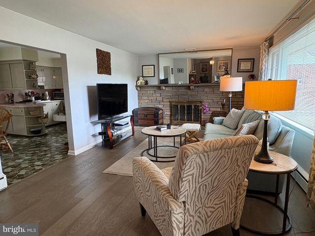 323 W FRANKLIN AVE, Collingswood, NJ 08107
