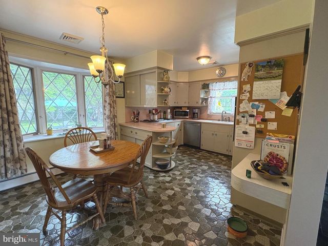 323 W FRANKLIN AVE, Collingswood, NJ 08107