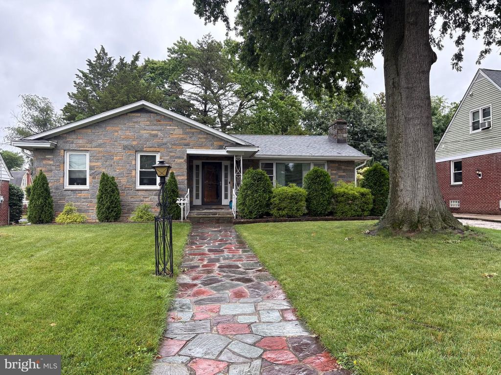323 W FRANKLIN AVE, Collingswood, NJ 08107