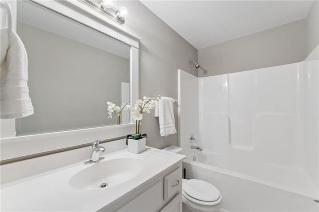 6011 NE 119th Terrace, Kansas City, MO 64156
