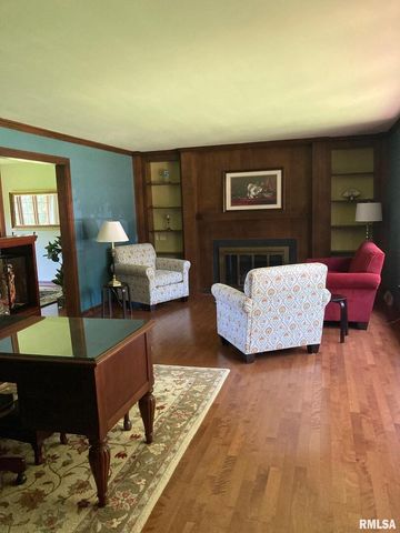 909 S SPRING Street, Geneseo, IL 61254