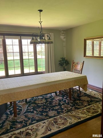 909 S SPRING Street, Geneseo, IL 61254