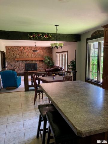 909 S SPRING Street, Geneseo, IL 61254