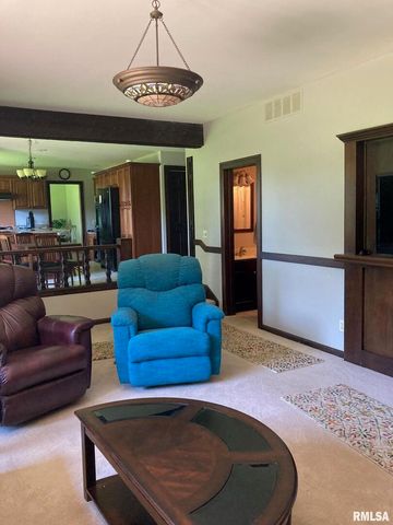 909 S SPRING Street, Geneseo, IL 61254