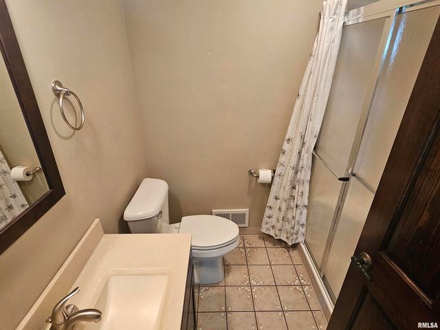 909 S SPRING Street, Geneseo, IL 61254