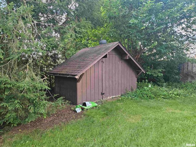 909 S SPRING Street, Geneseo, IL 61254