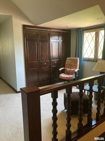 909 S SPRING Street, Geneseo, IL 61254