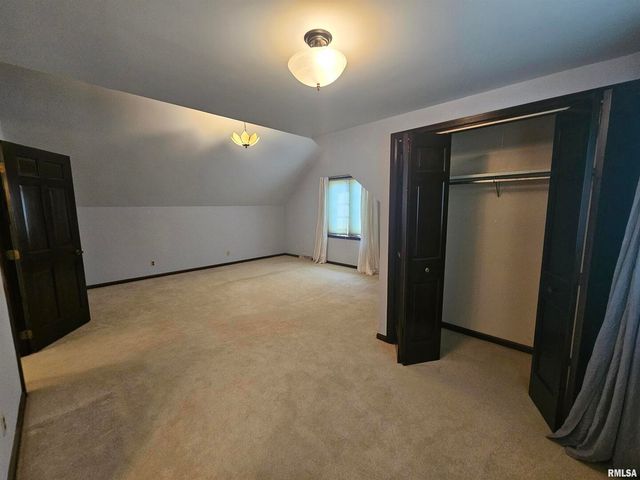 909 S SPRING Street, Geneseo, IL 61254