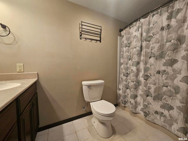 909 S SPRING Street, Geneseo, IL 61254