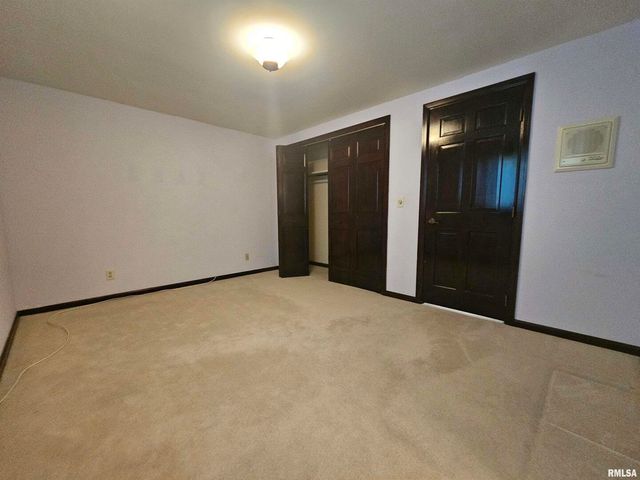 909 S SPRING Street, Geneseo, IL 61254