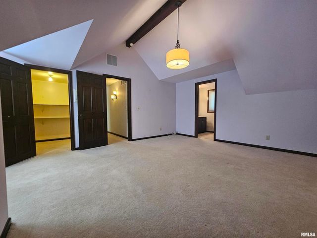 909 S SPRING Street, Geneseo, IL 61254