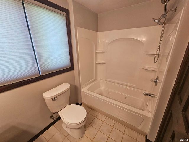 909 S SPRING Street, Geneseo, IL 61254