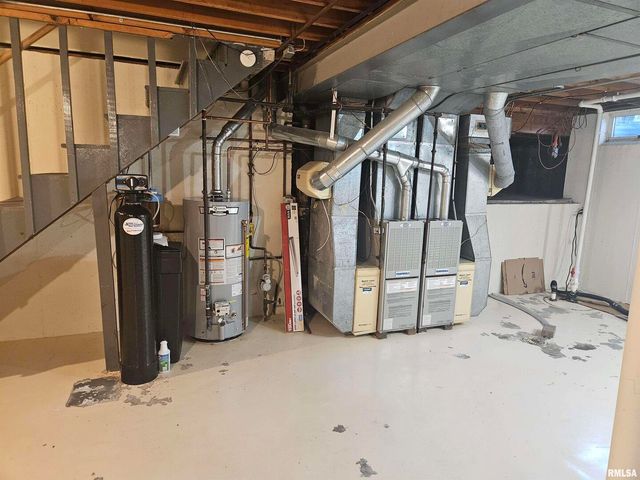 909 S SPRING Street, Geneseo, IL 61254