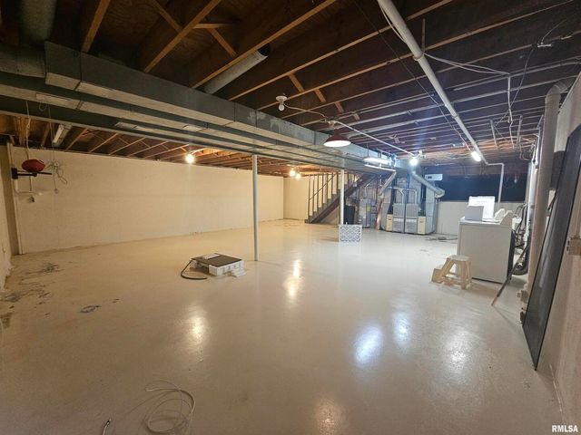 909 S SPRING Street, Geneseo, IL 61254