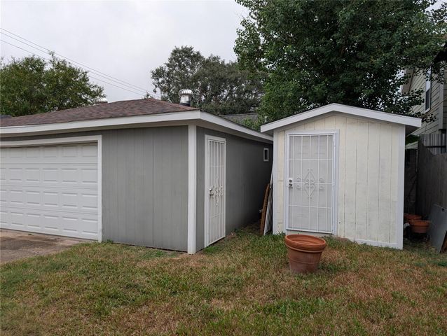 3203 Eastex Fwy, Houston, TX 77026