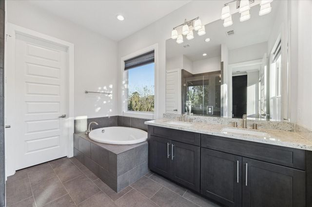 1902 Lizards Lane, Houston, TX 77043