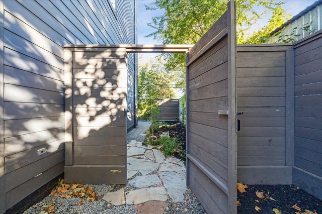 1902 Lizards Lane, Houston, TX 77043