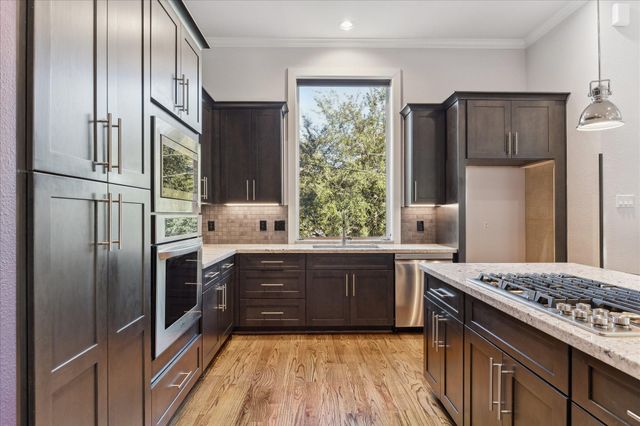 1902 Lizards Lane, Houston, TX 77043