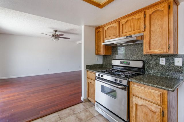 3340 N Dante Avenue, Fresno, CA 93722