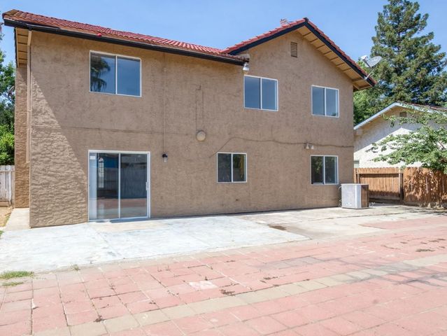 3340 N Dante Avenue, Fresno, CA 93722