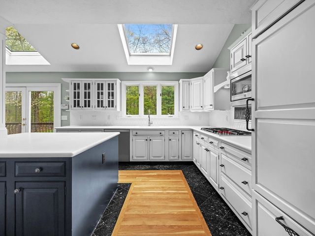 9 Catie Dr, Westborough, MA 01581