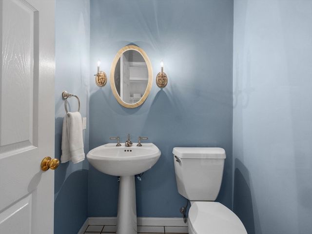 9 Catie Dr, Westborough, MA 01581
