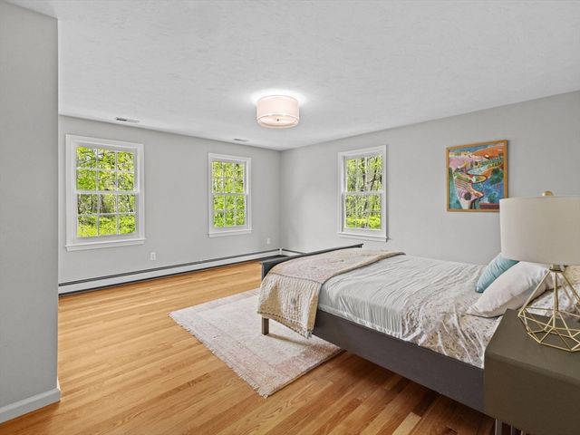 9 Catie Dr, Westborough, MA 01581