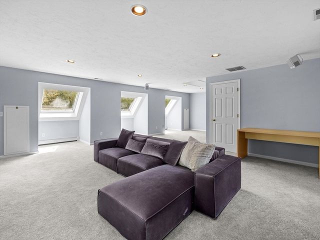 9 Catie Dr, Westborough, MA 01581