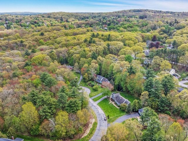 9 Catie Dr, Westborough, MA 01581