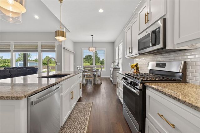 1540 SW Cornwall Road, Raymore, MO 64083