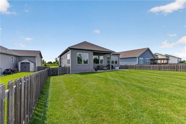 1540 SW Cornwall Road, Raymore, MO 64083