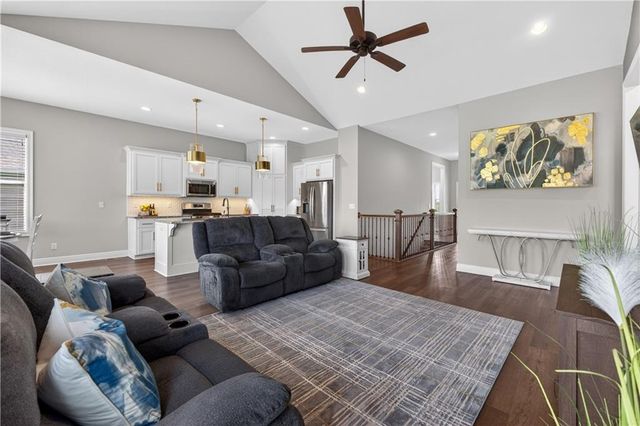1540 SW Cornwall Road, Raymore, MO 64083