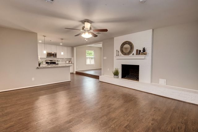 158 Bluebonnet Street, Sugar Land, TX 77478